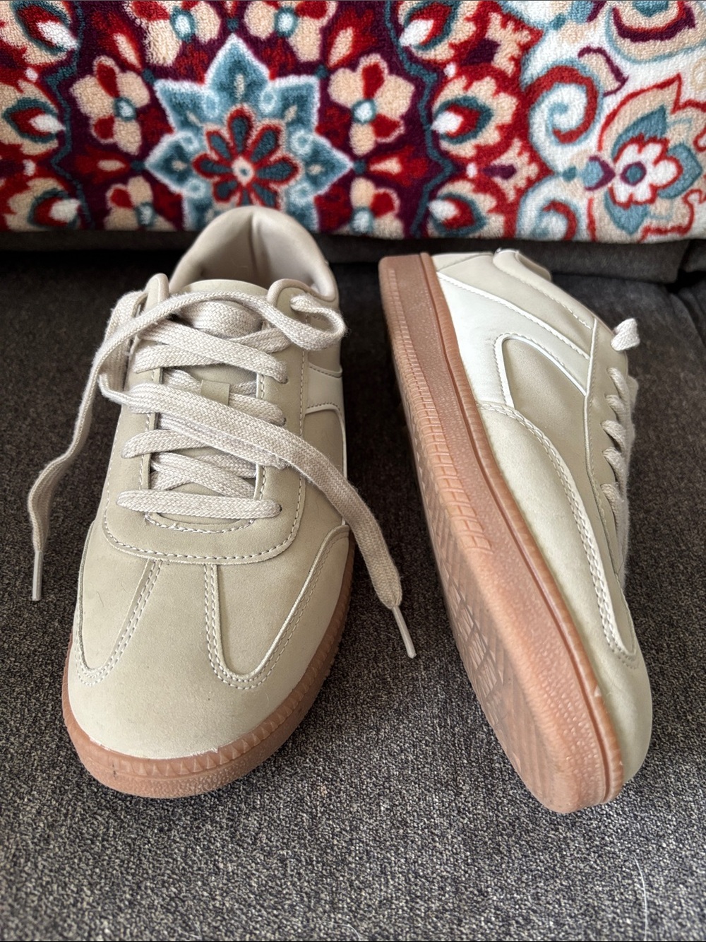 No Boundaries Women's Beige/Tan Lace-Up Sneakers